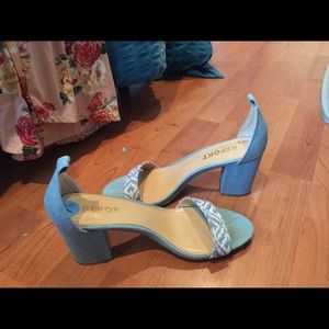 Beautiful brand new light blue heels